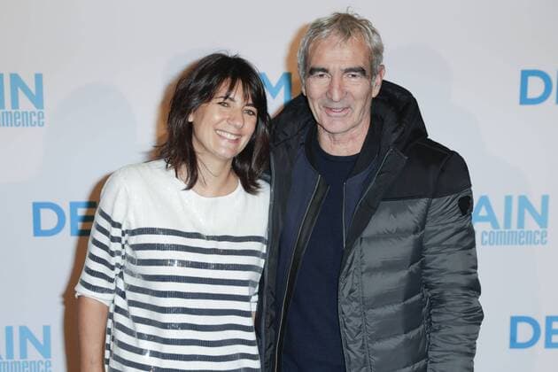Estelle Denis und Raymond Domenech - Vor Filmpremiere Premiere - Demain tout commence Plötzlich Papa - Grand Rex Paris - 28 11 2016 GwendolineLeGoff Panoramic 