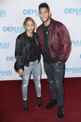 Estelle Mossely und Tony Yoka - Vor Filmpremiere Premiere - Demain tout commence Plötzlich Papa - Grand Rex Paris - 28 11 2016 GwendolineLeGoff Panoramic 