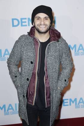 Malik Bentalha - Vor Filmpremiere Premiere - Demain tout commence Plötzlich Papa - Grand Rex Paris - 28 11 2016 GwendolineLeGoff Panoramic 