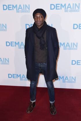 Kamini - Vor der Premiere Filmpremiere Demain tout commence Plötzlich Papa - Grand Rex Paris - 28 11 2016 GwendolineLeGoff Panoramic 