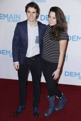 Julien Dereims und Anouchka Delon Vor der Premiere Filmpremiere Demain tout commence Plötzlich Papa - Grand Rex Paris - 28 11 2016 GwendolineLeGoff Panoramic 