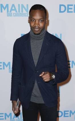 Ahmed Drame Vor der Premiere Filmpremiere Demain tout commence Plötzlich Papa - Grand Rex Paris - 28 11 2016 GwendolineLeGoff Panoramic 