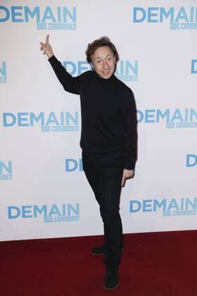 Stephane Bern - Vor der Premiere Filmpremiere Demain tout commence Plötzlich Papa - Grand Rex Paris - 28 11 2016 GwendolineLeGoff Panoramic 