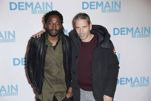 Noom Diawara und Mehdi Sedoun - Vor der Premiere Filmpremiere Demain tout commence Plötzlich Papa - Grand Rex Paris - 28 11 2016 GwendolineLeGoff Panoramic 