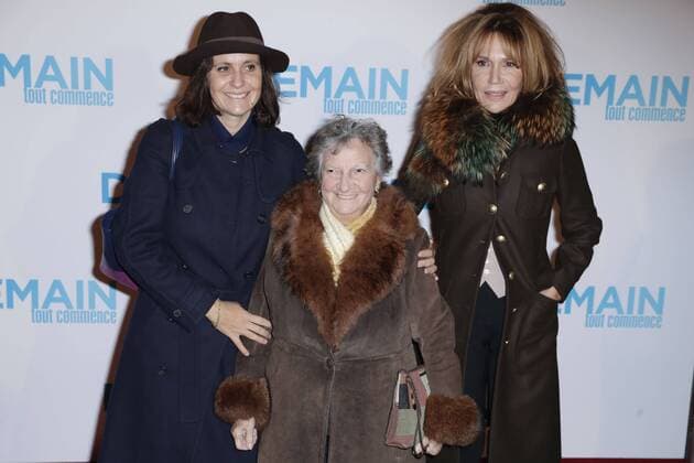 Pascale Pouzadoux Marthe Villalonga Clementine Celarie - Vor der Premiere Filmpremiere Demain tout commence Plötzlich Papa - Grand Rex Paris - 28 11 2016 GwendolineLeGoff Panoramic 
