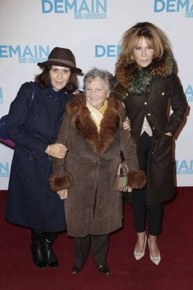 Pascale Pouzadoux Marthe Villalonga Clementine Celarie - Vor der Premiere Filmpremiere Demain tout commence Plötzlich Papa - Grand Rex Paris - 28 11 2016 GwendolineLeGoff Panoramic 