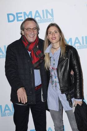 Philippe Lavil und seine Tochter Lola - Vor der Premiere Filmpremiere Demain tout commence Plötzlich Papa - Grand Rex Paris - 28 11 2016 GwendolineLeGoff Panoramic 