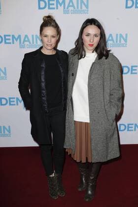 Lilou Fogli und Deborah Grall - Vor der Premiere Filmpremiere Demain tout commence Plötzlich Papa - Grand Rex Paris - 28 11 2016 GwendolineLeGoff Panoramic 