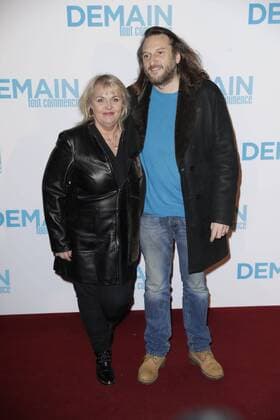 Valerie Damidot und Ehemann - Vor der Premiere Filmpremiere Demain tout commence Plötzlich Papa - Grand Rex Paris - 28 11 2016 GwendolineLeGoff Panoramic 