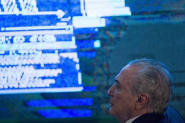 Brazilian president Michel Temer participates during the award ceremony of the Brazilian Merit Award for Governance and Public Management, in Brasilia, Brazil, on 29 November 2016. DELIVERY OF THE MERIT BRAZIL AWARD FOR GOVERNANCE AND PUBLIC MANAGEMENT !ACHTUNG: NUR REDAKTIONELLE NUTZUNG!  20161129-636160342302463440