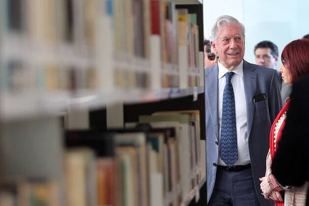 Preuvian writer and Nobel Literature Prize Mario Vargas Llosa attends the opening of the Docummentray Center of Ibero American Literature Carmen Balcells during the 30th International Book Fair of Guadalajara, Jalisco, Mexico, 29 November 2016. PREUVIAN WRITER AND NOBEL LITERATURE PRIZE MARIO VARGAS LLOSA AT THE INTERNATIONAL BOOK FAIR OF GUADALAJARA !ACHTUNG: NUR REDAKTIONELLE NUTZUNG!  MEX001 20161129-636160544980721970