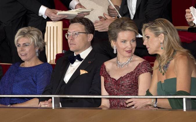 Belgische und niederländische Königsfamilien besuchen Konzert in Den Haag 29-11-2016 The Hague Queen Maxima and Queen Mathilde and King Willem-Alexander and King Filip and Princess Beatrix and Princess Laurentien and Prince Constantijn and Princess visiting a concert with the National Orchestra of Belgium and Ozark Henry at the muziekbuilding ’t IJ on the 2nd day of the 3 day statevisit to the Netherlands.  Copyright: ppex