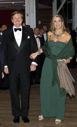 Belgische und niederländische Königsfamilien besuchen Konzert in Den Haag 29-11-2016 The Hague Queen Maxima and King Willem-Alexander visiting a concert with the National Orchestra of Belgium and Ozark Henry at the muziekbuilding ’t IJ on the 2nd day of the 3 day statevisit to the Netherlands. groen green  Copyright: ppex