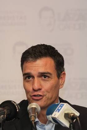 Former leader of the Spanish Socialist Party PSOE Pedro Sanchez delivers a presser after the conference The social-democrat leadership in Europe during the forum Progressive Movements and Citizens in Latin America and Europe in Mexico City, Mexico, 29 November 2016. PROGRESSIVE MOVEMENTS AND CITIZENS IN LATIN AMERICA AND EUROPE FORUM IN MEXICO !ACHTUNG: NUR REDAKTIONELLE NUTZUNG!  MEX002 20161129-636160578111726472