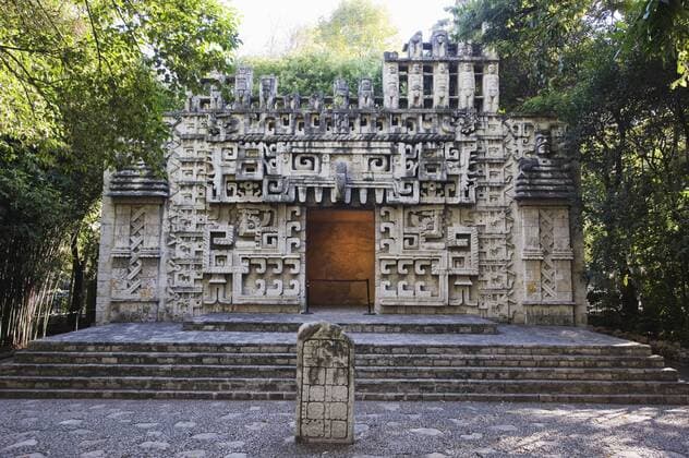 Mayan history, Museo Nacional de Antropologia (Anthropology Museum), District Federal, Mexico City, Mexico, North America Copyright: ChristianxKober 733-4849
