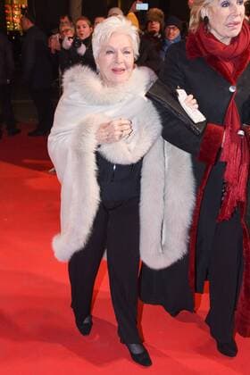 213908 Serge Arnal Starface 2016-11-30 Paris France Premiere du film Dalida . Premiere of Dalida movie. Line Renaud. Renaud, Line  Copyright: xSergexArnalx xStarfacex STAR_213908_097