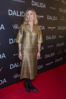Julie Gayet CELEBRITES : Filmpremiere Premiere Film DALIDA - Paris - 30 11 2016 StephenCaillet Panoramic 