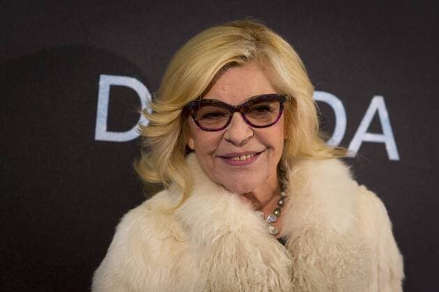 Nicoletta CELEBRITES : Filmpremiere Premiere Film DALIDA - Paris - 30 11 2016 StephenCaillet Panoramic 