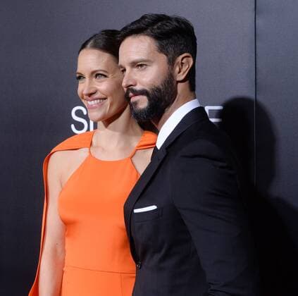 Cast member KaDee Strickland (L) and Jason Behr attend the premiere of Hulu s television drama series Shut Eye at the ArcLight Cinema Dome in the Hollywood section of Los Angeles on December 1, 2016. Storyline: Charlie Haverford is a scammer with a small chain of fortune-telling storefronts and contracts building tricks for a family that controls the business in the greater chunk of Los Angeles.  LAP2016120119 JIMxRUYMEN