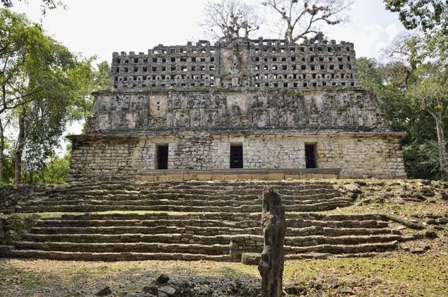 Königspalast, historische Mayastadt Yaxchilan, Regenwald, Rio Usumacinta, Mexiko, Mittelamerika Copyright: imageBROKER/HorstxMahr iblhmw04417111.jpg