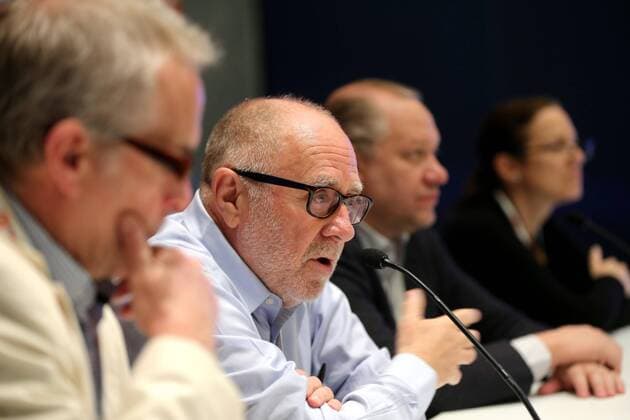 (L-R) Political scientist Mark Aspinwall, journalist Jorge Durand, historial Rafael Rojas Gutierrez and investigator Sonja Wolf speak during the 30th International Book Fair of Guadalajara in Jalisco, Mexico, 02 December 2016. INTERNATIONAL BOOK FAIR OF GUADALAJARA !ACHTUNG: NUR REDAKTIONELLE NUTZUNG!  JAL001 20161202-636163132056244618