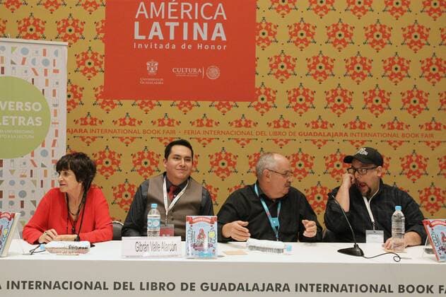 Buchmesse in Guadalajara, Mexiko Spanish journalist and writer Rosa Montero (L), the winner of the Juvenile Universe of Literature Award Gibran Valle (2L), Mexican journalist and writer Benito Taibo (2R) and Mexican writer Antonio Orduno (R) participate during the presentation of the winning novel Corazon sicario , on the seventh day of the 30th edition of the International Book Fair of Guadalajara (FIL) that takes place in the city of Guadalajara, Mexico. EFE Ulises Ruiz Basurto International Book Fair of Guadalajara (FIL) !ACHTUNG: NUR REDAKTIONELLE NUTZUNG!  MEX26 20161203-636163334333223189