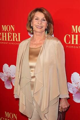 Senta Berger beim Mon Cheri Barbara Tag am 02.12.2016 in München Mon Cheri Barbara Tag 2016 in Muenchen 