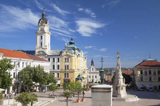 Trinity Column and Town Hall in Szechenyi Square, Pecs, Southern Transdanubia, Hungary, Europe Copyright: IanxTrower 800-1819