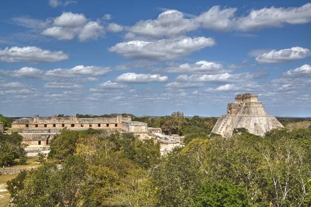 Pyramid of the Magician on right, and Nun s Quadrangle to the left, Uxmal, Mayan archaeological site, UNESCO World Heritage Site, Yucatan, Mexico, North America Copyright: RichardxMaschmeyer 801-1565