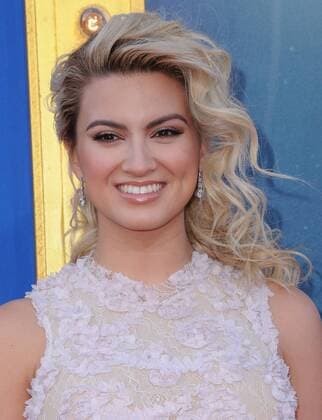 December 3, 2016 - Los Angeles, CA, United States - 03 December 2016 - Beverly Hills, California. Tori Kelly. Premiere Of Universal Pictures Sing held at Microsoft Theater. Photo Credit: AdMedia Los Angeles United States - ZUMAa123 20161203_zaa_a123_064