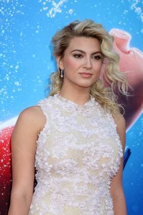 LOS ANGELES - DEC 3: Tori Kelly at the Sing Premiere at Microsoft Theater on December 3, 2016 in Los Angeles, CA  Copyright: xKathyxHutchinsx xIPAx