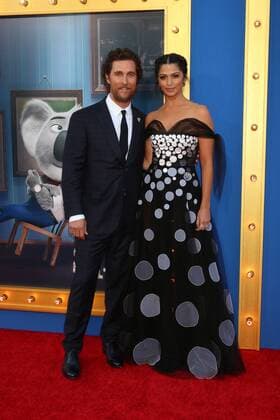 LOS ANGELES - DEC 3: Matthew McConaughey, Camila Alves McConaughey at the Sing Premiere at Microsoft Theater on December 3, 2016 in Los Angeles, CA  Copyright: xKathyxHutchinsx xIPAx