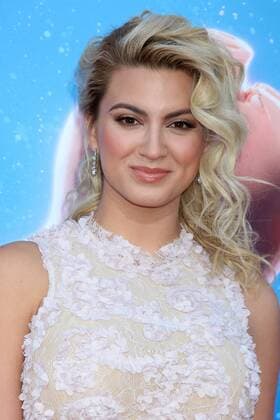 LOS ANGELES - DEC 3: Tori Kelly at the Sing Premiere at Microsoft Theater on December 3, 2016 in Los Angeles, CA  Copyright: xKathyxHutchinsx xIPAx