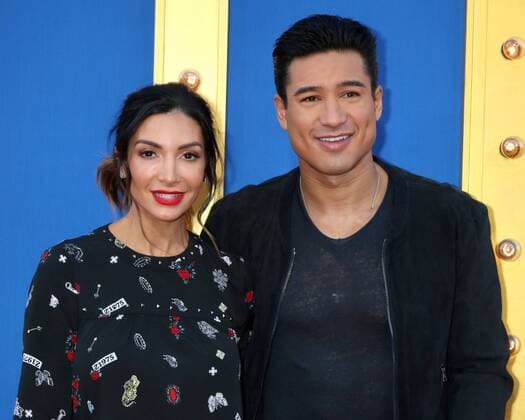 LOS ANGELES - DEC 3: Courtney Laine Mazza, Mario Lopez at the Sing Premiere at Microsoft Theater on December 3, 2016 in Los Angeles, CA  Copyright: xKathyxHutchinsx xIPAx