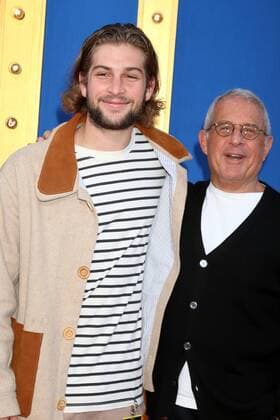 LOS ANGELES - DEC 3: Eli Meyer, Ron Meyer at the Sing Premiere at Microsoft Theater on December 3, 2016 in Los Angeles, CA  Copyright: xKathyxHutchinsx xIPAx