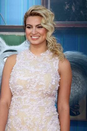LOS ANGELES - DEC 3: Tori Kelly at the Sing Premiere at Microsoft Theater on December 3, 2016 in Los Angeles, CA  Copyright: xKathyxHutchinsx xIPAx