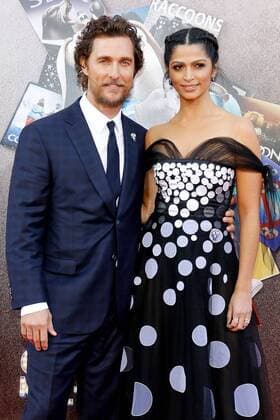 Matthew McConaughey und seine Ehefrau Camila Alves bei der Sing Film Premiere am 3.12.2016 in Los Angeles Sing Filmpremiere in Los Angeles, 2016 