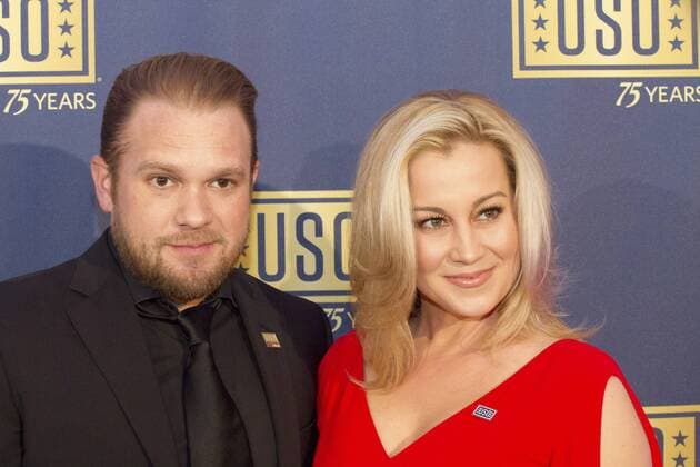Kellie Pickler and Kyle Jacobs arrive on the red carpet for the USO Gala at the DAR Constitution Hall on October 20, 2016 in Washington DC. USA - 2016 - USO Gala in Washington DC  Copyright: xRandyxBrawdyx IMG_1547