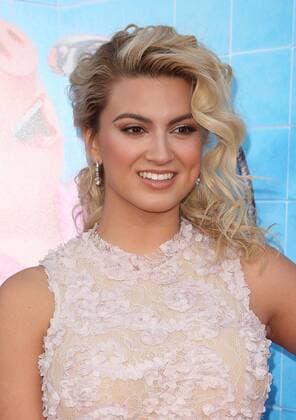 December 3, 2016 - Los Angeles, CA, United States - 03 December 2016 - Los Angeles, California - Tori Kelly. Universal Pictures Sing Los Angeles Premiere held at Microsoft Theater. Photo Credit: AdMedia Los Angeles United States - ZUMAa123 20161203_zaa_a123_254