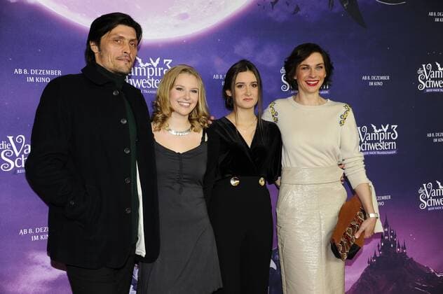 Stipe Erceg, Marta Martin, Laura Roge und Jana Pallaske Premiere Die Vampir Schwestern 3 Mathäser Filmpalast Kino, Film, Fernsehen München 04. Dezember 2016