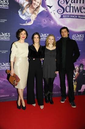 Jana Pallaske, Laura Roge, Marta Martin und Stipe Erceg Premiere Die Vampir Schwestern 3 Mathäser Filmpalast Kino, Film, Fernsehen München 04. Dezember 2016