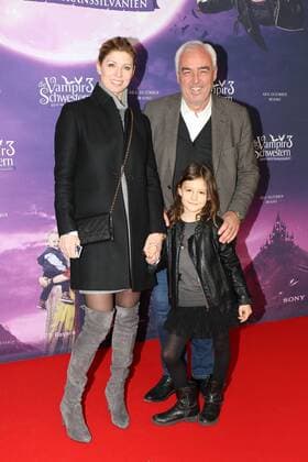 Hans-Reiner Schröder mit Ehefrau und Tochter Premiere Die Vampir Schwestern 3 Mathäser Filmpalast Kino, Film, Fernsehen München 04. Dezember 2016