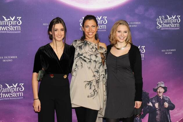 Bilder des Tages Laura Roge, Jana Pallaske und Marta Martin Premiere Die Vampir Schwestern 3 Mathäser Filmpalast Kino, Film, Fernsehen München 04. Dezember 2016