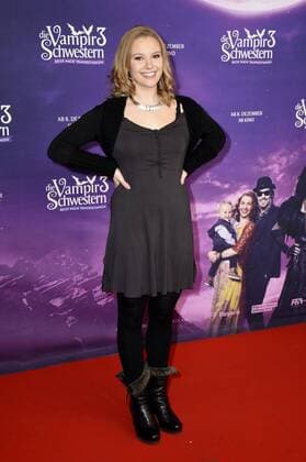 Marta Martin bei der Premiere des Kinofilms Vampirschwestern 3 - Reise nach Transsilvanien im Mathäser Filmpalast. München, 04.12.2016 Foto:xP.xSchönbergerx xFuturexImage