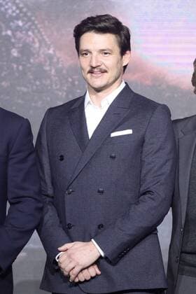 BEIJING, CHINA - DECEMBER 06: Chilean-born American actor Pedro Pascal attends the premiere of director Zhang Yimou s film The Great Wall on December 6, 2016 in Beijing, China.  CFP496624380