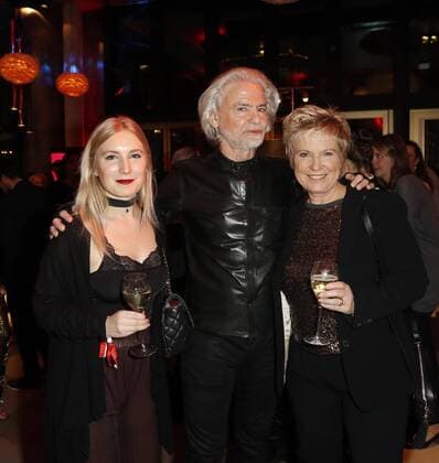 Lisann Lechtermann, Dr. Hermann Buehlbecker (Alleininhaber LAMBERTZ), Biggi Lechtermann bei der LAMBERTZ-Fine Art-Kalenderpraesentation im Rosati Restaurant Koeln.