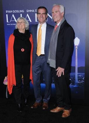 December 6, 2016 - Westwood, CA, United States - 06 December 2016 - Westwood, California. Sukey Garcetti, Mayor Eric Garcetti, Gil Garcetti. Premiere of Liongate s La La Land held at Mann Village Theater. Photo Credit: AdMedia Westwood United States - ZUMAa123 20161206_zaa_a123_116
