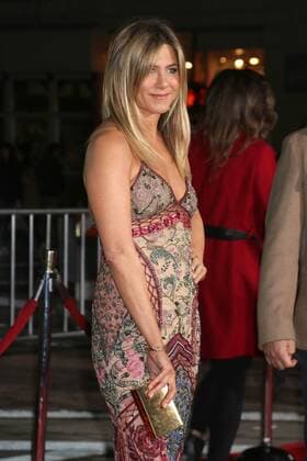 LOS ANGELES - DEC 7: Jennifer Aniston at the Office Christmas Party Premiere at Village Theater on December 7, 2016 in Westwood, CA  Copyright: xKathyxHutchinsx xIPAx