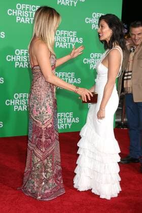 LOS ANGELES - DEC 7: Olivia Munn, Jennifer Aniston at the Office Christmas Party Premiere at Village Theater on December 7, 2016 in Westwood, CA  Copyright: xKathyxHutchinsx xIPAx