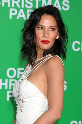 LOS ANGELES - DEC 7: Olivia Munn at the Office Christmas Party Premiere at Village Theater on December 7, 2016 in Westwood, CA  Copyright: xKathyxHutchinsx xIPAx